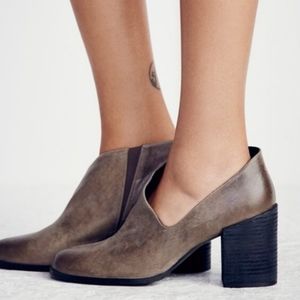 Free people  tarrah distressed booties size 38=7.5